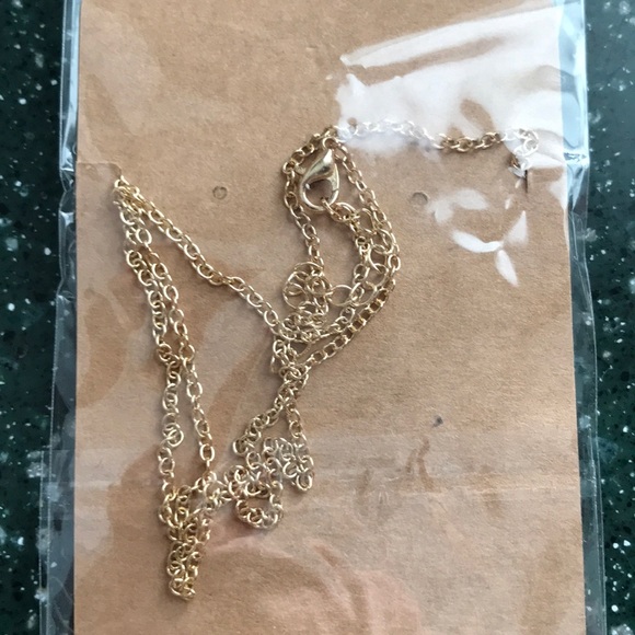 🎉HP 1/5!🎉 Mama Bear Necklace🤰🏼🐻 - Picture 5 of 5